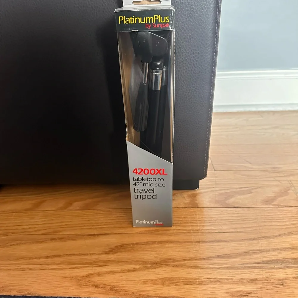 New With Tags PlatinumPlus 4200XL Travel Tripod